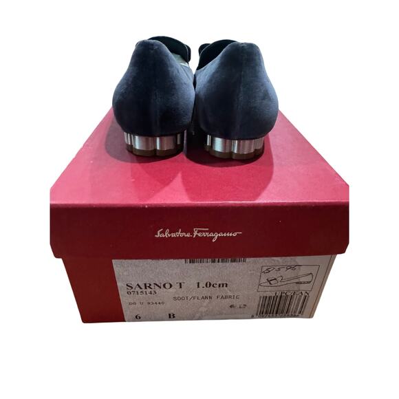 Salvatore Ferragamo Sarno Velvet Bow Flower Heel Loafers sz. 6B - Picture 8 of 12